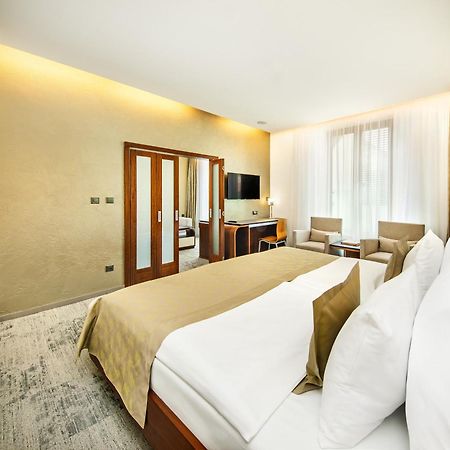 Wellness Hotel Diamant Hluboka nad Vltavou Exterior photo