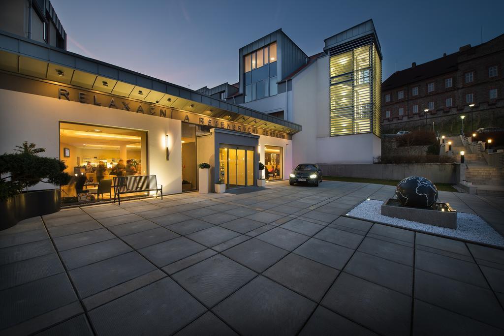 Wellness Hotel Diamant Hluboka nad Vltavou Exterior photo