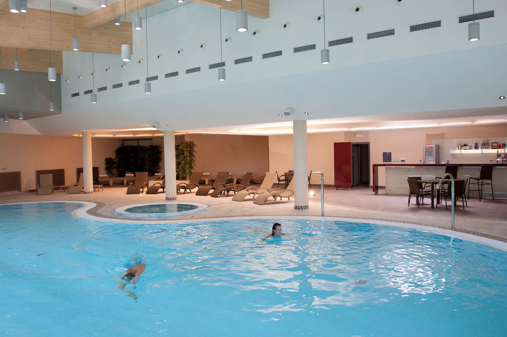 Wellness Hotel Diamant Hluboka nad Vltavou Exterior photo